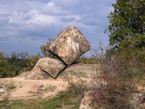 Pákozdi ingókövek : a Kocka